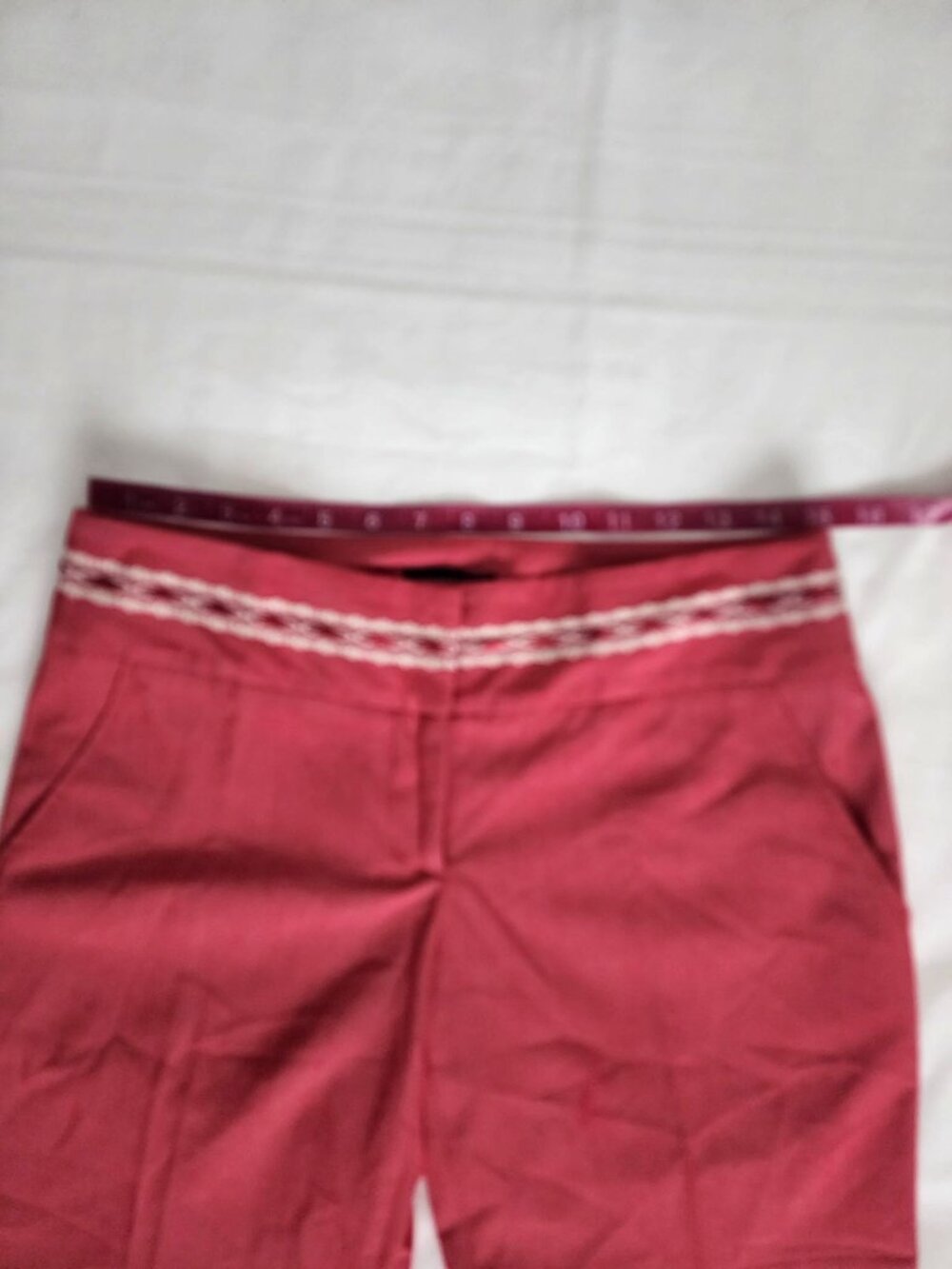 BEBE Women's Lace Detailed Waistband Crop Ankle Pants In Rhubarb Size 4 - Picture 9 of 13